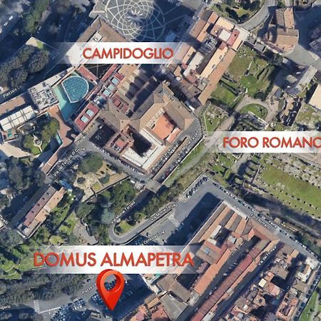 Appartement Domus Almapetra Ai Fori Imperiali à Rome Extérieur photo