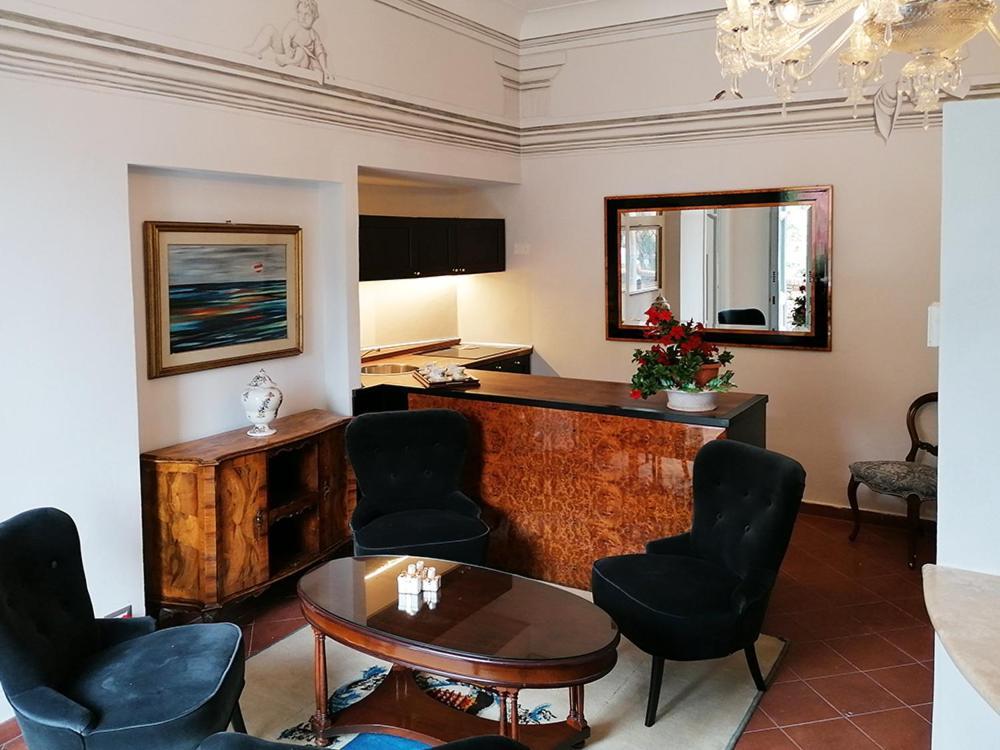 Appartement Domus Almapetra Ai Fori Imperiali à Rome Extérieur photo
