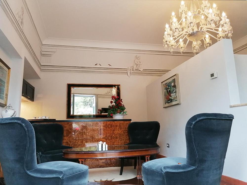 Appartement Domus Almapetra Ai Fori Imperiali à Rome Extérieur photo